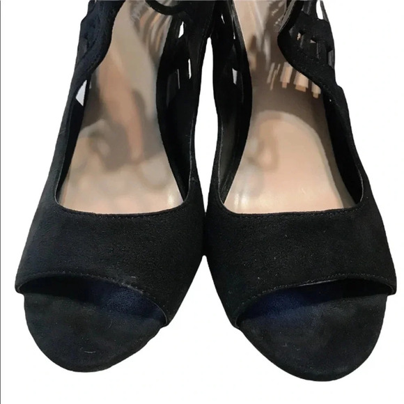 Paprika 2 Pairs Laser Cut Detail Lace up Heels Size 8.5 
Approx 4” heel - Picture 3 of 15